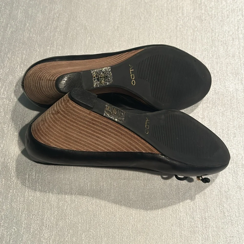 Aldo Black Round Toe Bow Wedges